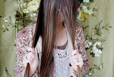 kak nakrutit volosy bez bigudi (1)