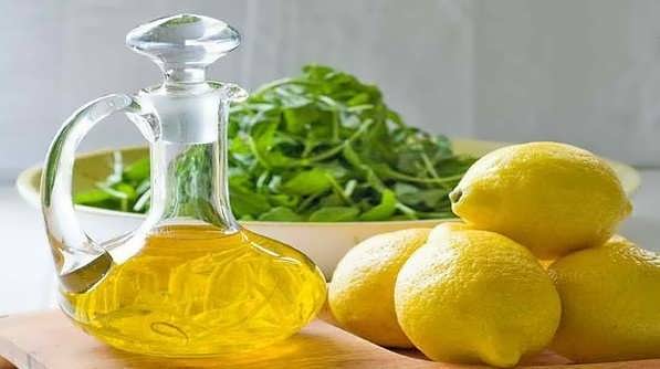 Pitatelnaya maska dlya volos v domashnikh usloviyakh