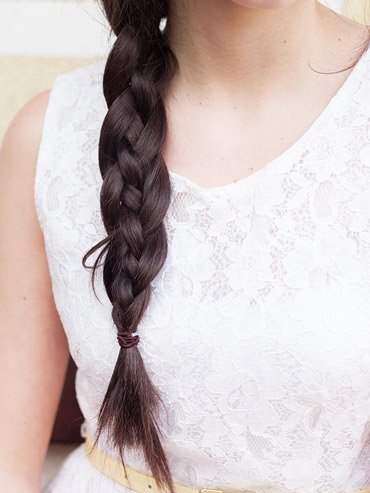 Klassicheskaya kosa iz chetyrekh pryadey (5)