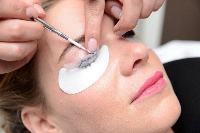 domashnij-uhod-za-laminirovannymi-resnicami6