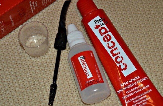 kak-pokrasit-brovi-kraskoj3