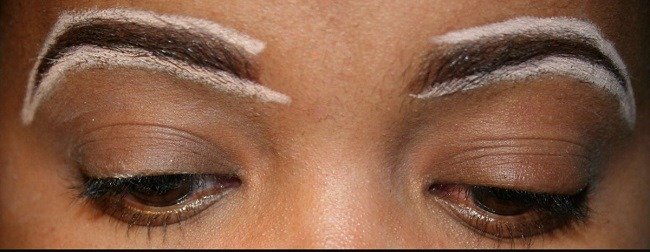 okrashivanie-brovej-hnoj-v-domashnih-usloviyah10