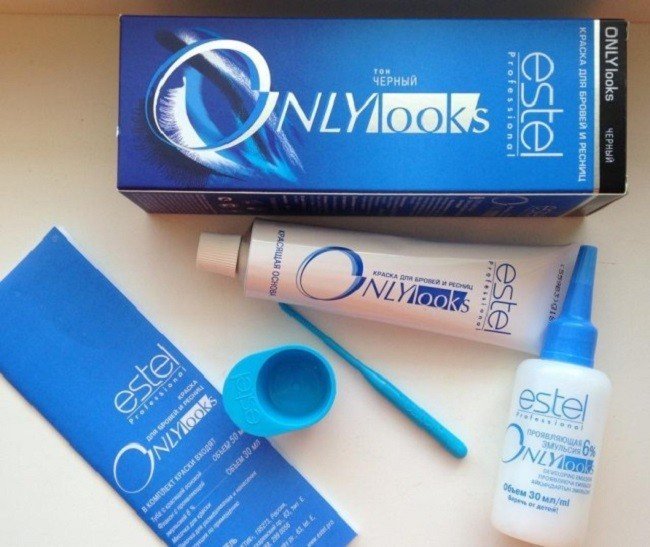 osobennosti-okrashivaniya-brovej-kraskoj-ili-hnoj3