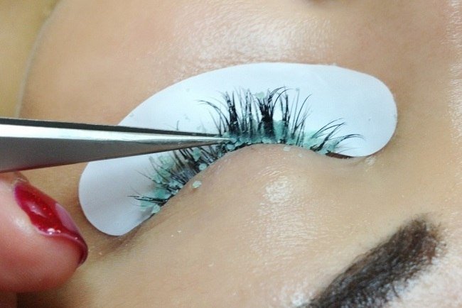 prichiny-vypadeniya-resnic-vozvrashchaem-byluyu-krasotu7а