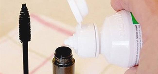sposoby-razbavleniya-zasohshej-ili-zagustevshej-tushi-dlya-resnic4
