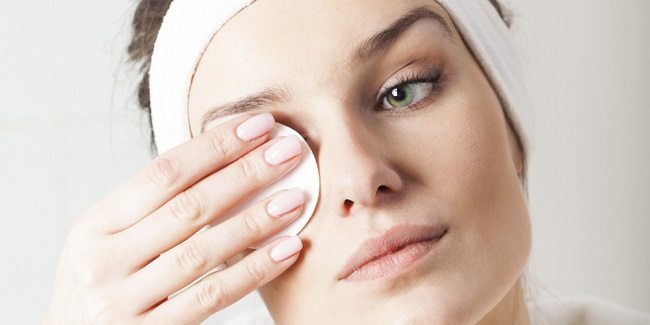 vazelin-dlya-resnic-i-brovej-nedorogo-i-ehffektivno1