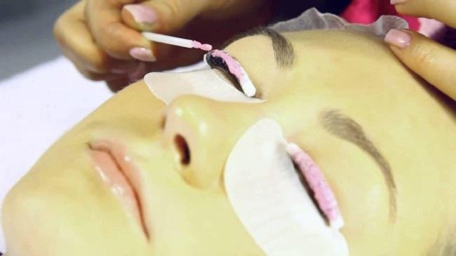 zhidkost-dlya-snyatiya-resnic-ispolzovanie-v-domashnih-usloviyah8