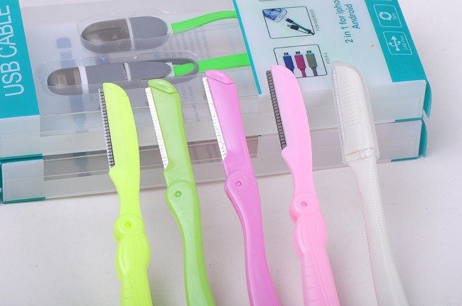 kak-polzovatsya-trimmerom-dlya-brovej1