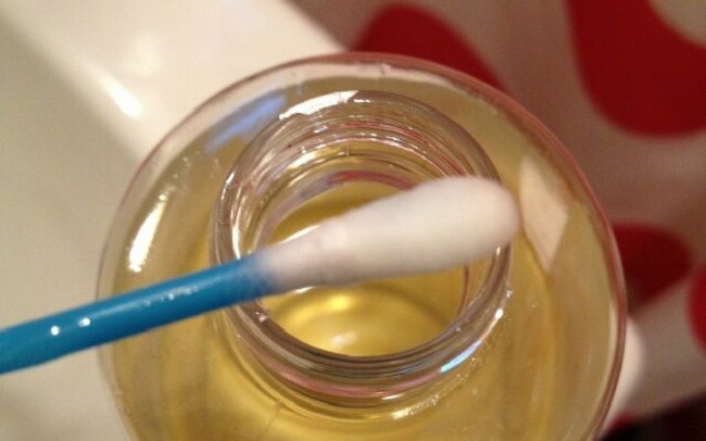 kamfornoe-maslo-dlya-resnic-i-brovej-v-raznyh-recepturah3