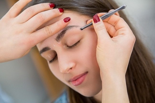 linejka-dlya-brovej-udobnoe-prisposoblenie-dlya-modelirovaniya13