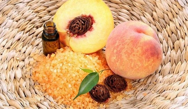 maslo-po-uhodu-dlya-konchikov-volos-harakteristiki-i-ehffektivnost10