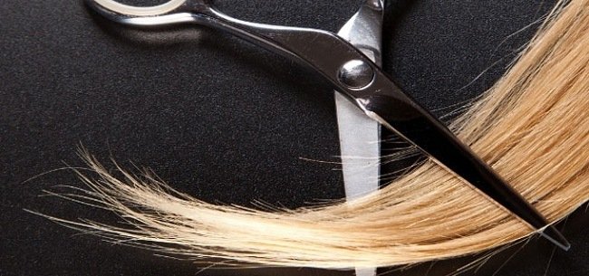 maslo-po-uhodu-dlya-konchikov-volos-harakteristiki-i-ehffektivnost3