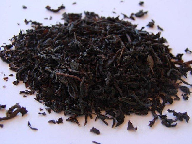 okrashivanie-volos-chernym-chaem-sekrety-procedury2