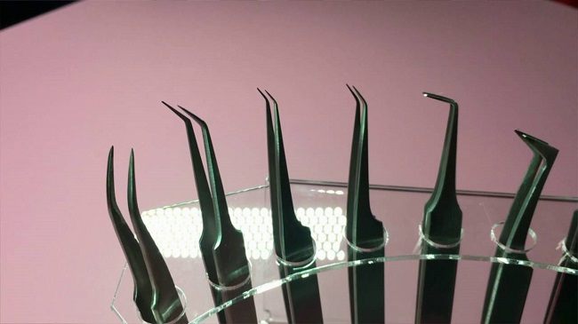 pincety-dlya-narashchivaniya-resnic-osobennosti-instrumenta12