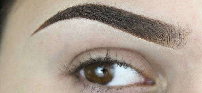 preimushchestva-i-tekhnika-vypolneniya-biotatuazha-brovej-hnoj1