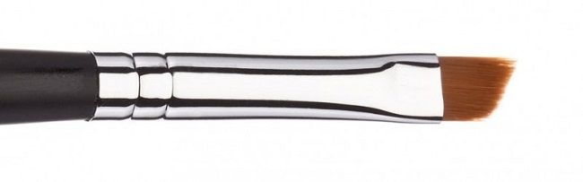 ispolzovanie-i-primenenie-kisti-dlya-brovej5