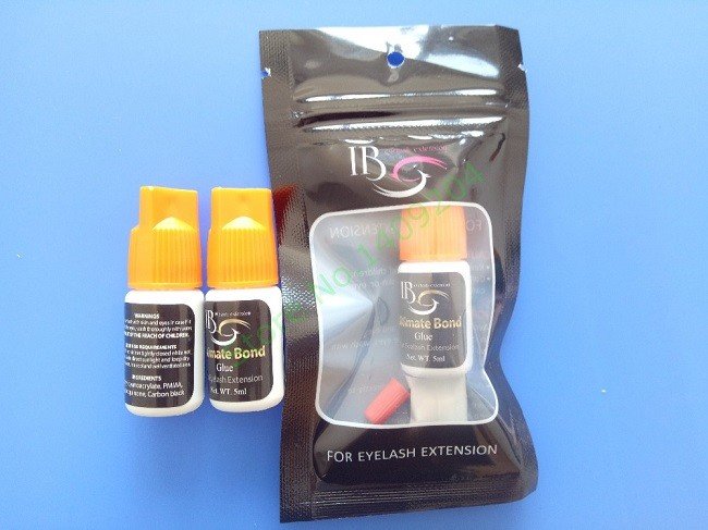 obzor-samogo-luchshego-kleya-dlya-naroshchennyh-resnic1