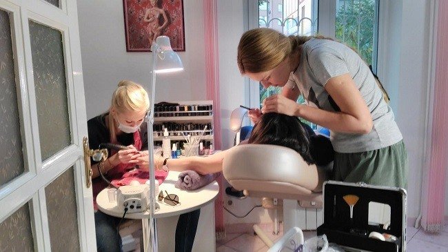 prichiny-krasnyh-glaz-posle-narashchivaniya-resnic9