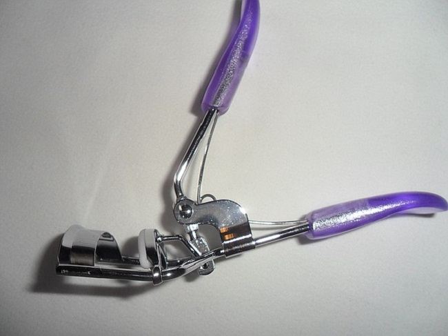 shchipcy-dlya-zavivki-resnic-instrument-dlya-torzhestva-i-na-kazhdyj-den3