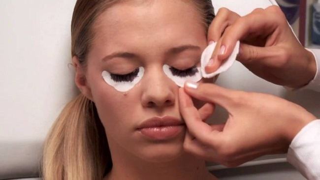 ispolzovanie-kraski-dlya-resnic-v-domashnih-usloviyah7