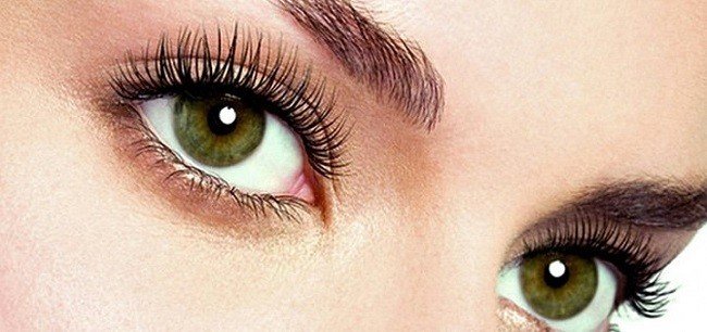 mozhno-li-krasit-laminirovannye-resnicy-dekorativnoj-kosmetikoj1